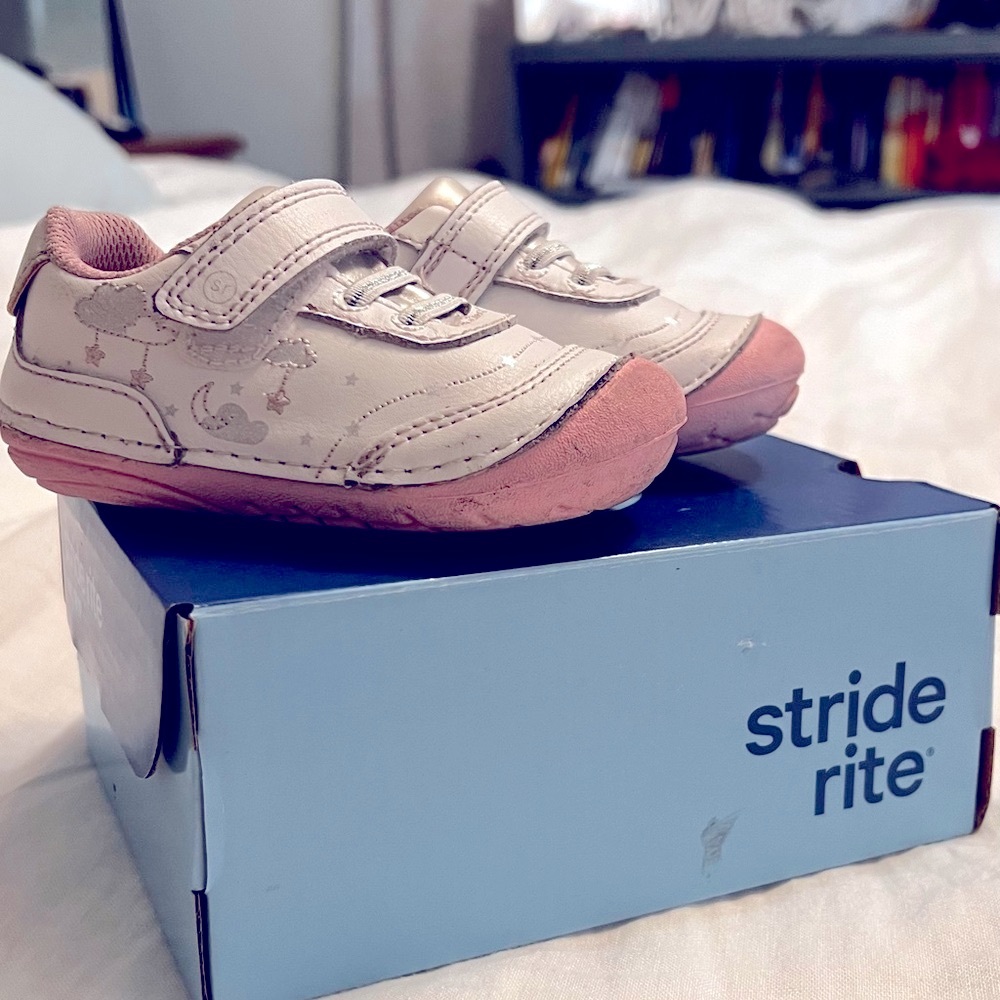 Stride Rite Soft Motion Adalyn Girls Sneaker - White and Pink - Picture 5 of 8